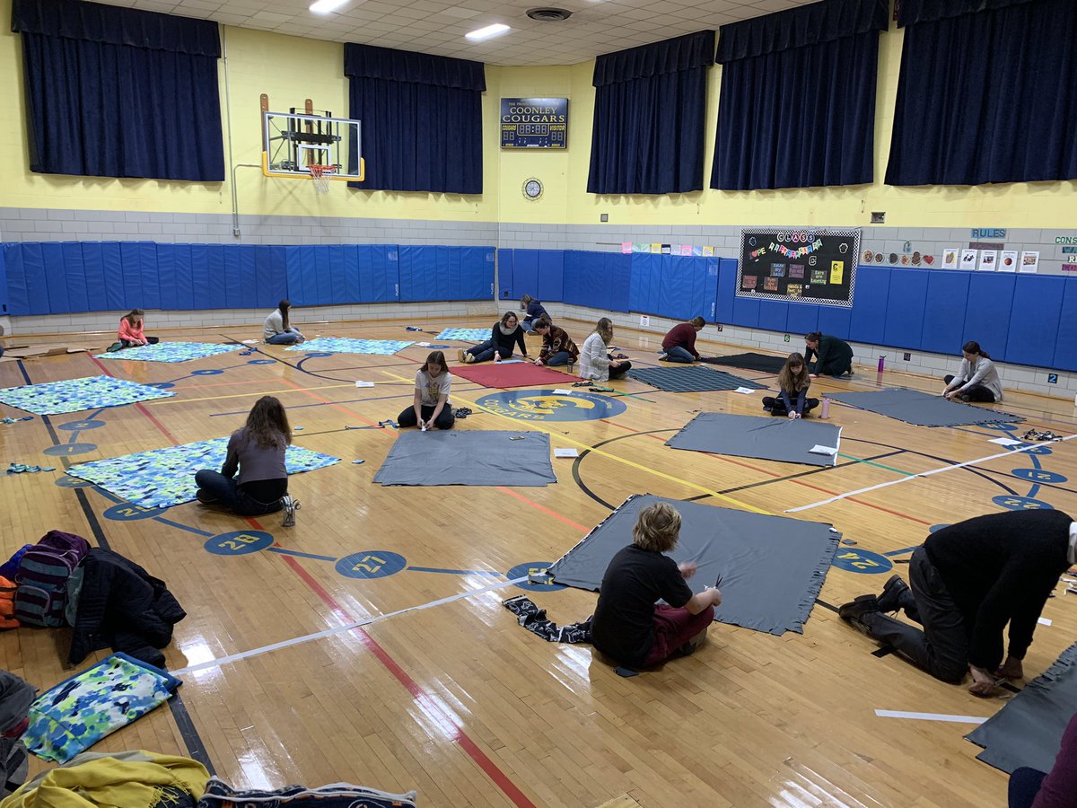 coonleycouncil's tweet photo. Coonley has been busy! Thank you for all your penny war donations. 42 Coonley class made blankets will be delivered to the Night Ministry soon! @CoonleyES @NightMinistry https://t.co/LcppkyWoDo