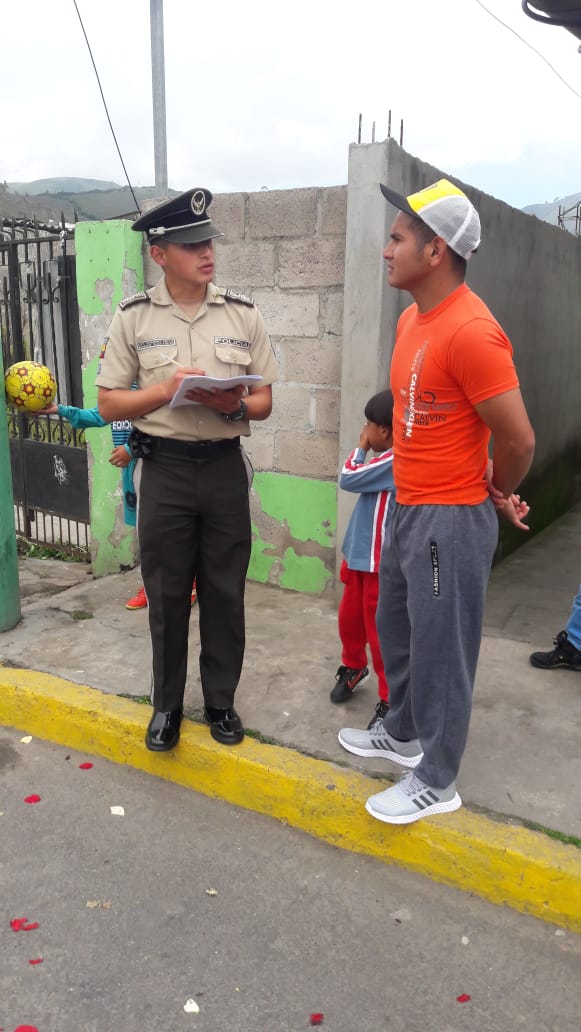 carrera_uce's tweet photo. El pasado sábado 13 de enero, los estudiantes de cuarto semestre de la carrera realizaron encuestas sobre el consumo de alcohol en la parroquia de Calacalí.
El análisis de esta información permitirá elaborar las actividades para el proyecto de Vinculación con la Sociedad. https://t.co/ai0Zk9PalS