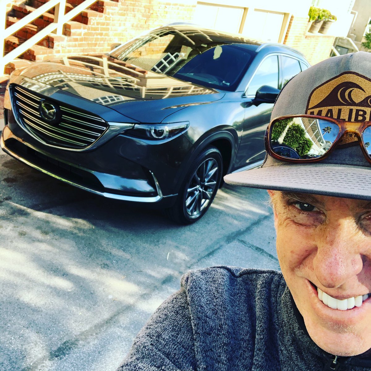 fireballtim's tweet photo. #OnlyInMalibu... https://t.co/VksGHIKzap - We’re FIREBALL PUBLISHING and we do the World’s Best Hollywood-Inspired Coloring Books! #FireballTim #FireballMalibuVlog #FireballPublishing #Cars #ClassicCars #Malibu #Inspiration #ArtTalk #ConceptArt #Corvette #Mustang #VintageTrailer https://t.co/QmE6by7GWw
