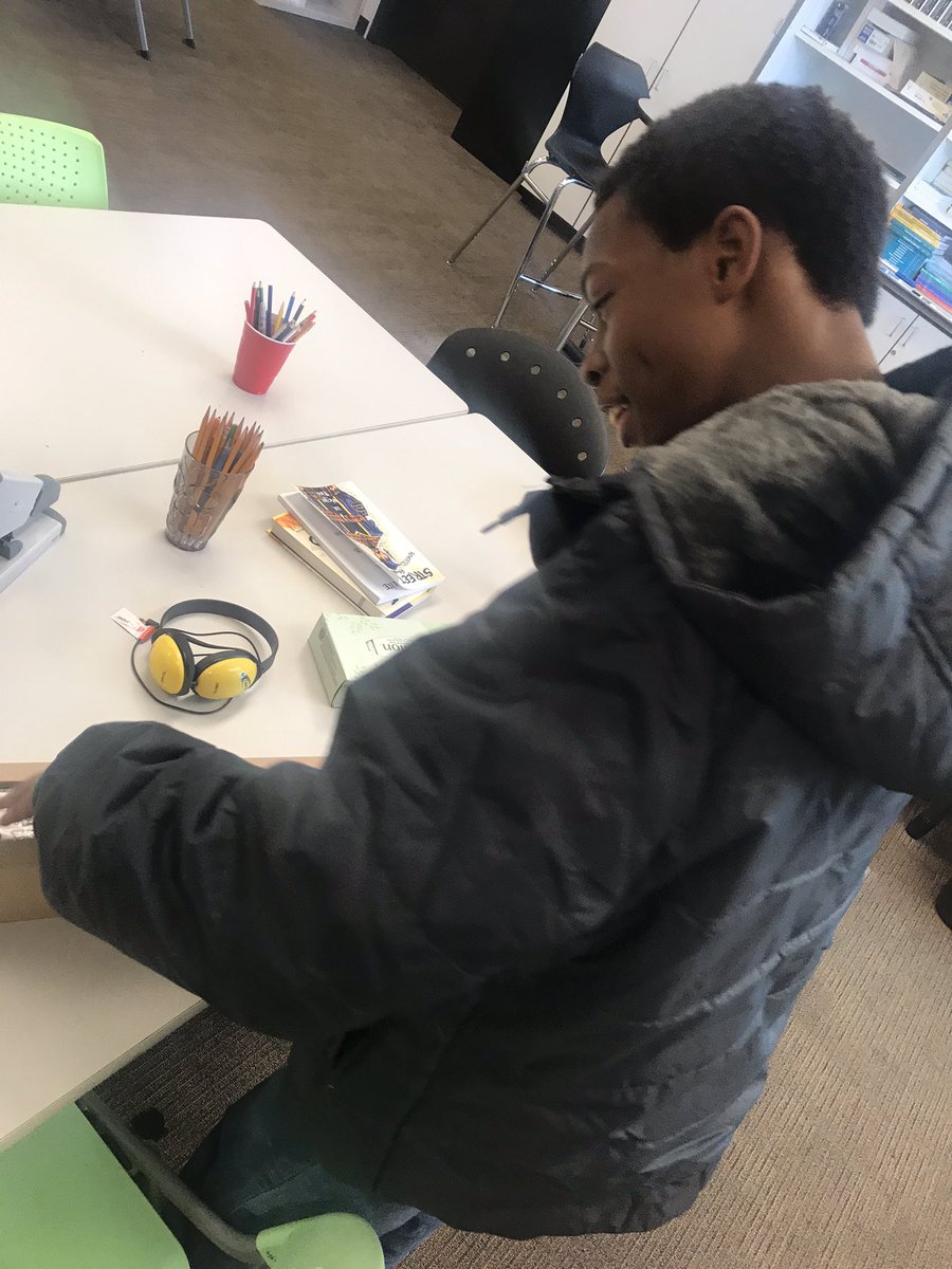 ILifelearner's tweet photo. A great teacher did a great thing. This student worked really hard to earn this! Thank you Mr. Maffeo. @CoCoSchools @SupCCCOE let’s go Golden Gate community schools! https://t.co/oUzCPfROmx