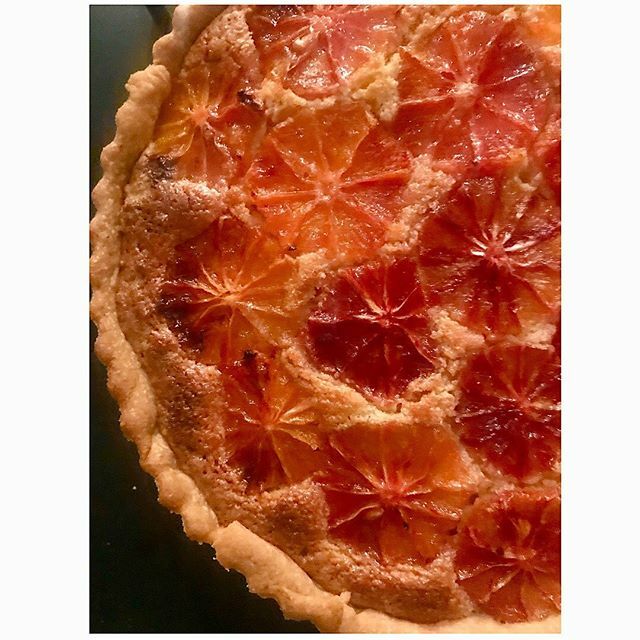 Penandspoon's tweet photo. 🍊 Had to be done. Blood oranges, bitter chocolate and frangipane tart. 🍊
#bloodoranges #wintercitrus #frangipane #frangipanetart #winterpudding #winterdessert #oranges https://t.co/aDVkUZ2hZg https://t.co/cmekzxer9O