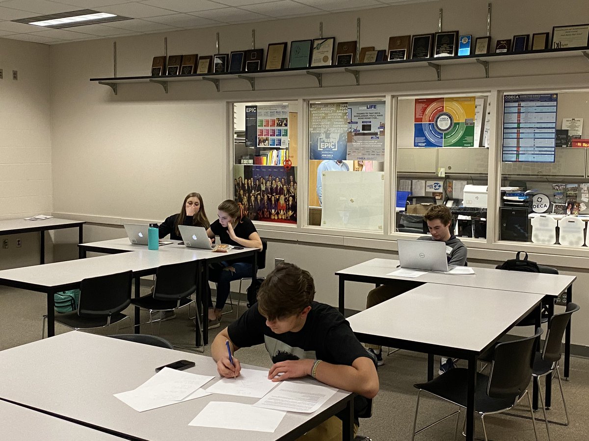 Sauk Rapids DECA tweet media