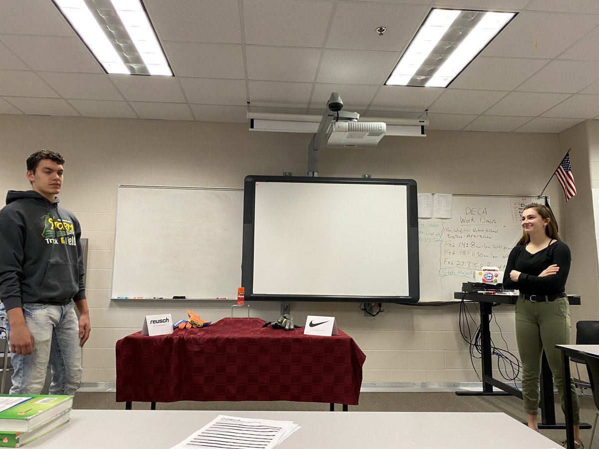 Lots of students in this week working on presentations, role plays, and polishing up sales demos!  Proud of all their hard work! <a href="/JoshBauer8/">Josh Bauer</a> @SrrStorm <a href="/MrNohner/">Karl Nohner</a>