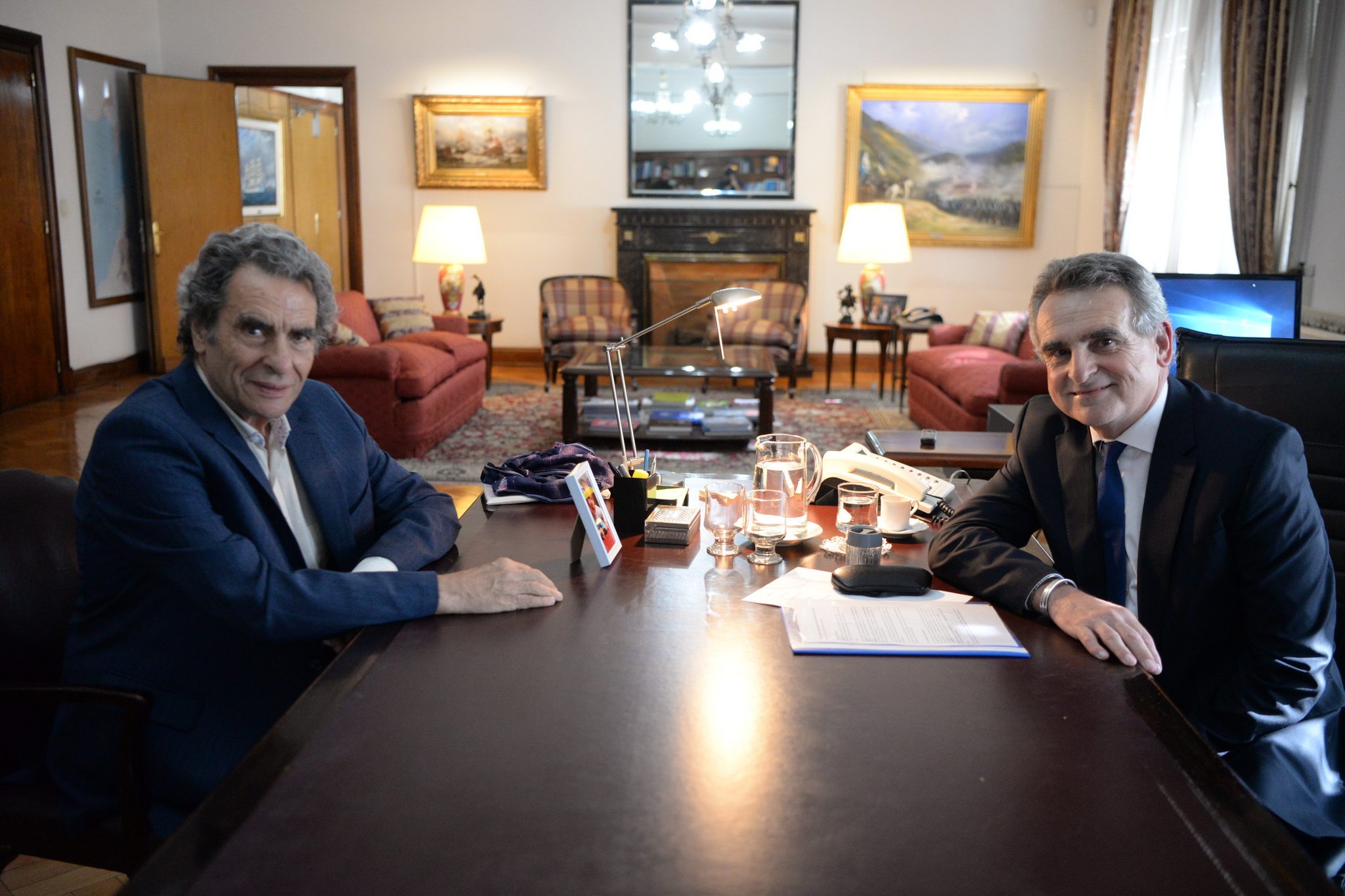 EOg9qXWX0AAyZQt.jpg:large