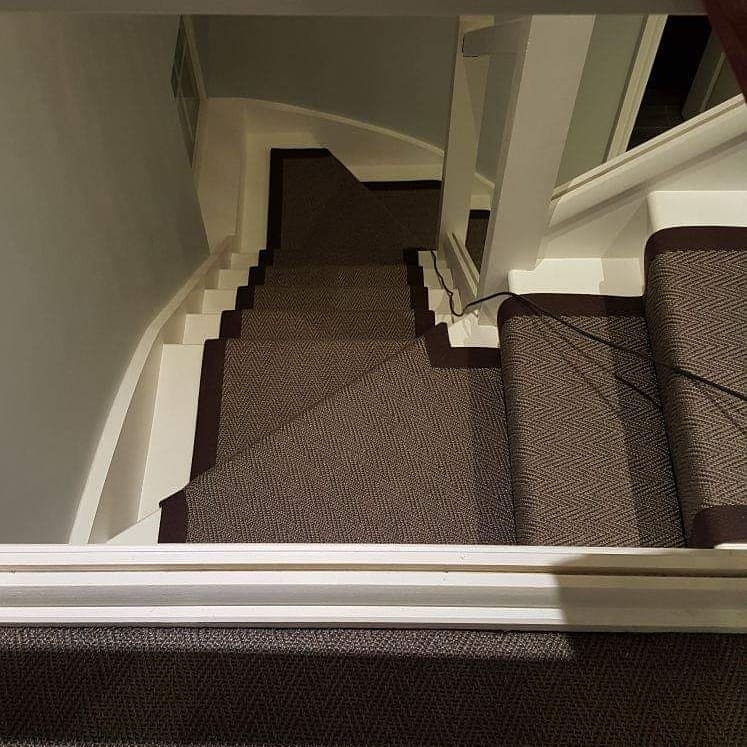 AshburnCarpets's tweet photo. Herringbone design sisal stair runner with cotton tape edges fitted in Teddington, Middlesex @crucialtrading #sisalcarpets #sisalcarpet #herringbonecarpets #stairrunners #stairrunner #carpetforstairs #floocovering #interiordesign #homedecor #whereinspirationbegins #flooring https://t.co/mobAOLbZfM