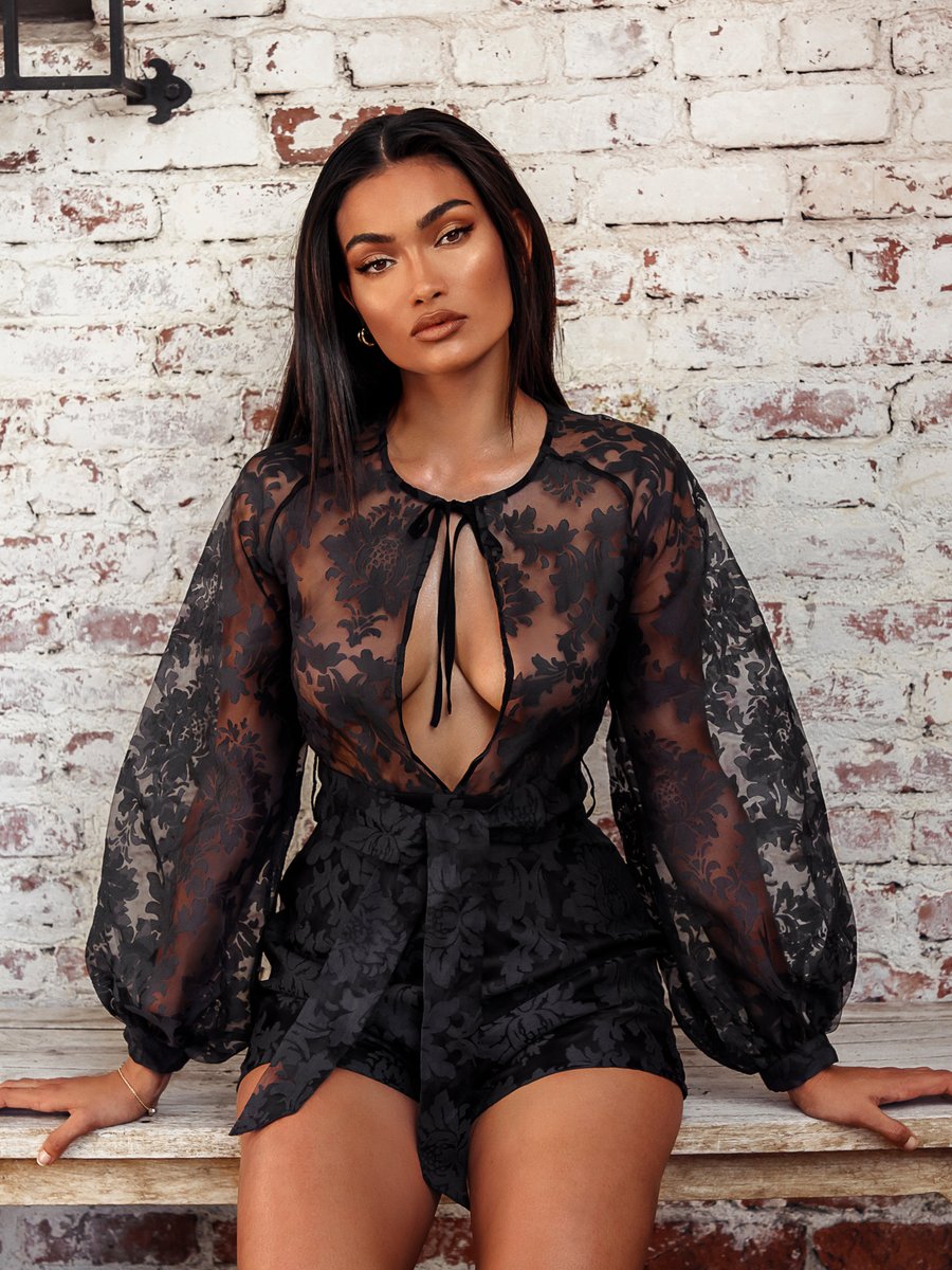 OfficialPLT's tweet photo. 🌹LOVE THYSELF 🌹❤️ Shop our Valentine’s edit to get your heart racing 🥰 https://t.co/o5SS3aiGYE https://t.co/ScayPCZkIm