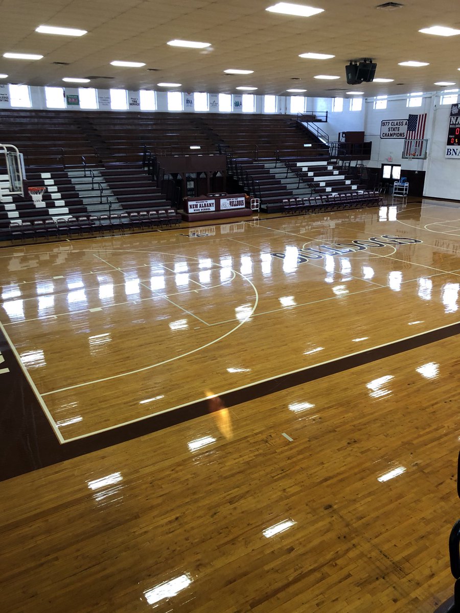 ShettlesScotty's tweet photo. New Albany Gym one of the coolest places to play in MS https://t.co/B7axet2KVk