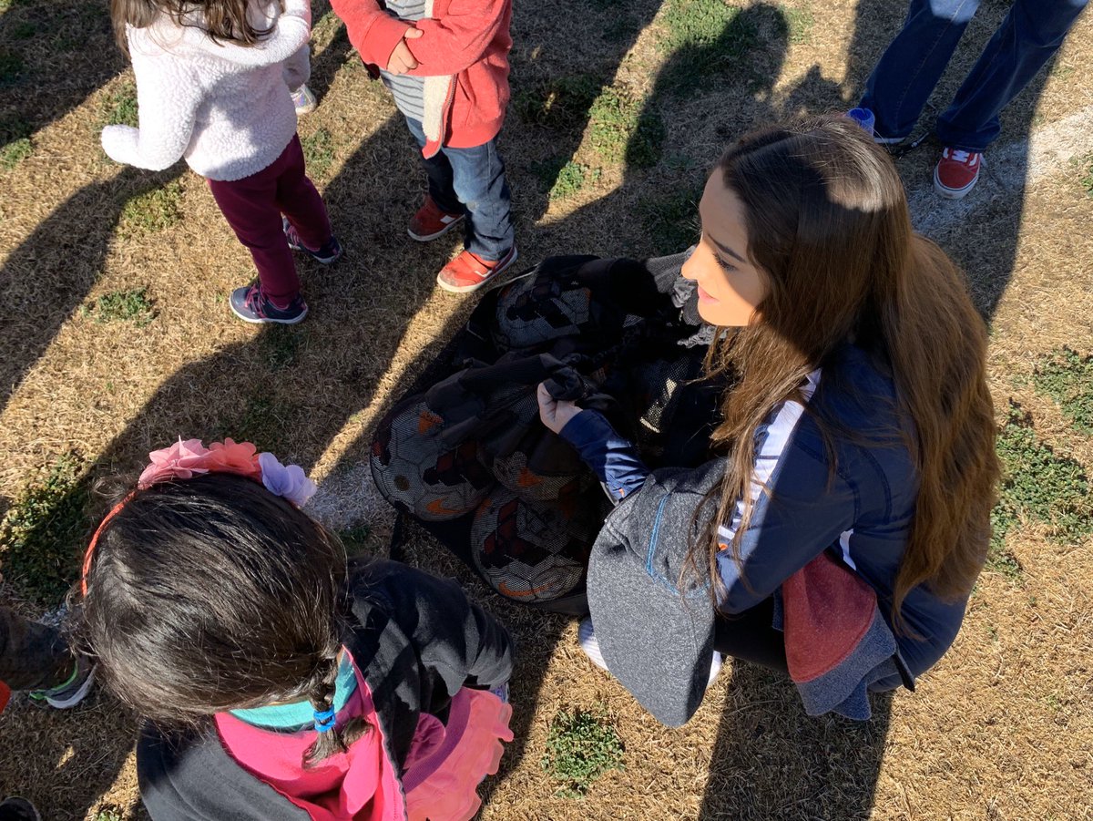 Our Cienega girls working with the school’s Early Childhood Education CTE program, and Vail Inclusive Program. Teaching and spreading the love of soccer! #CienegaQueenCats #LudereUltraTe <a href="/CienegaBobcats/">Cienega Bobcats</a> @vailschools