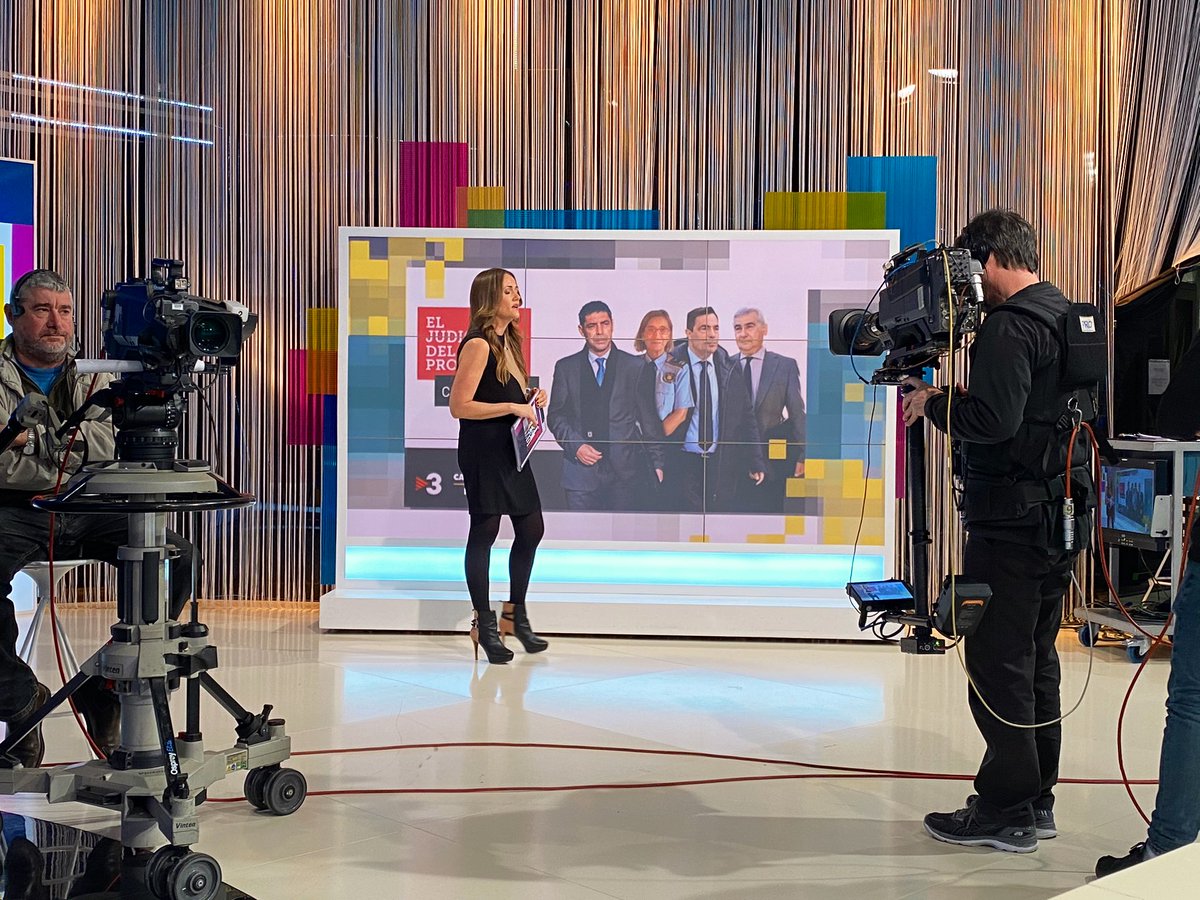 AnnaBozaAbogada's tweet photo. Avui a taula política @HelenaGMelero
🎙 @AnnaBozaAbogada
🎙 @yeyaboya
🎙 @toniaira
🎙 @rafalopez i @jordigil77 #Tarragona #Puigdemont #JEC #junquerasimmunity #Permisos @jcuixart i proper judici a Trapero MMEE @sheilaalen i molt més!
#TotEsMouTV3 @totesmoutv3
📺 @tv3cat https://t.co/YAcnS0bBn4