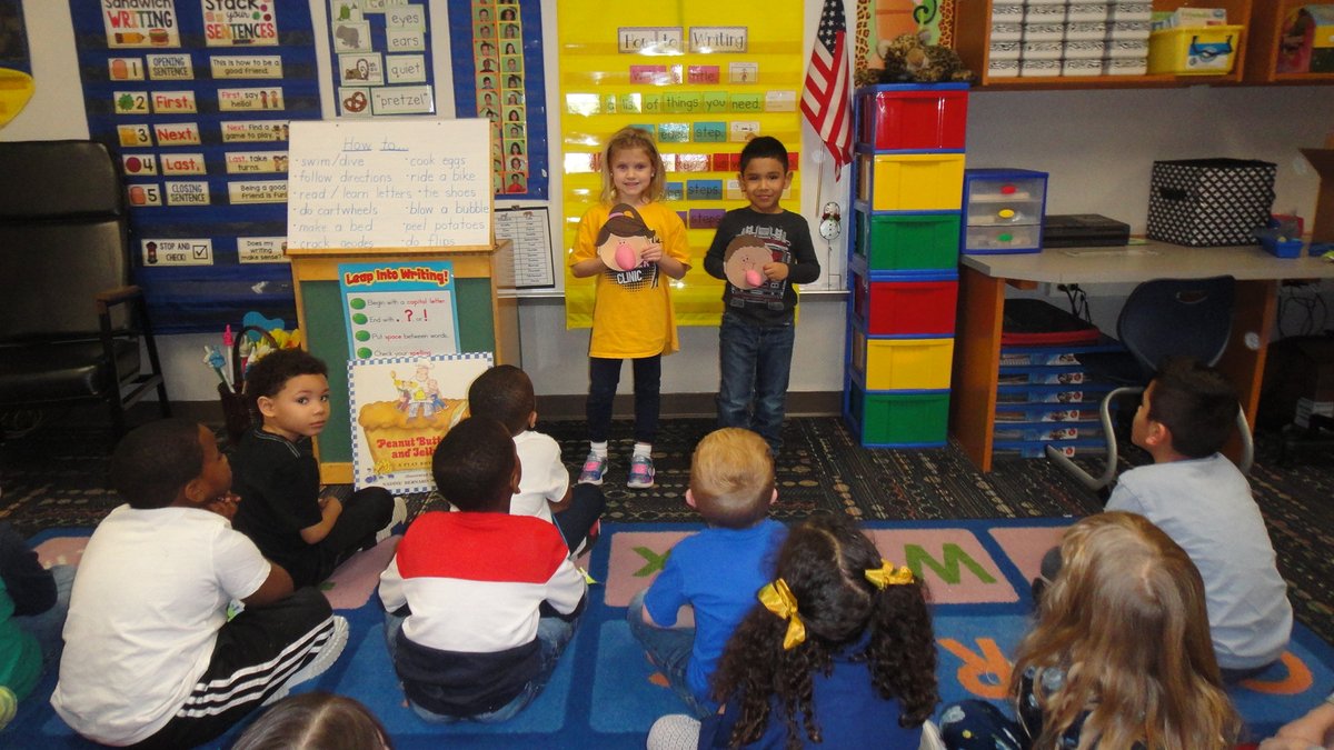 angie_spurgeon's tweet photo. The students learned "How to Blow a Bubble" with bubble gum and then wrote about it.
#Wearewayne @Robeyrockets #stickyfun https://t.co/Vbw5NshAYW