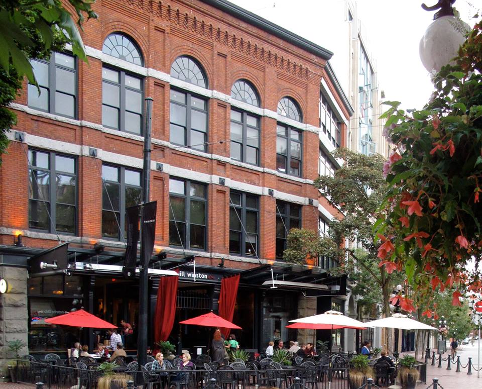 Overwhelmed with the lunch spots in #Gastown? Here’s a short list to narrow it down by our guest blogger, <a href="/ElizabethThe/">Elizabeth Rosalyn 🌹</a> of <a href="/TheHudsucker/">The Hudsucker</a>! ow.ly/44gn50xXCt4 #YVREats