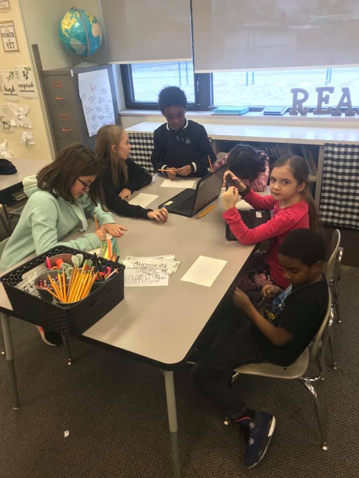 RachelleinMI's tweet image. @kerryguiliano @madison_ron @kimpowelledtech Here is an example of 1st/5th collaboration.5th helps 1st research &amp;amp; create presentations. Similar collaboration between 4th history museum project &amp;amp; HS US History students. #co-use #techasatool #collaborate #miched #mylsps