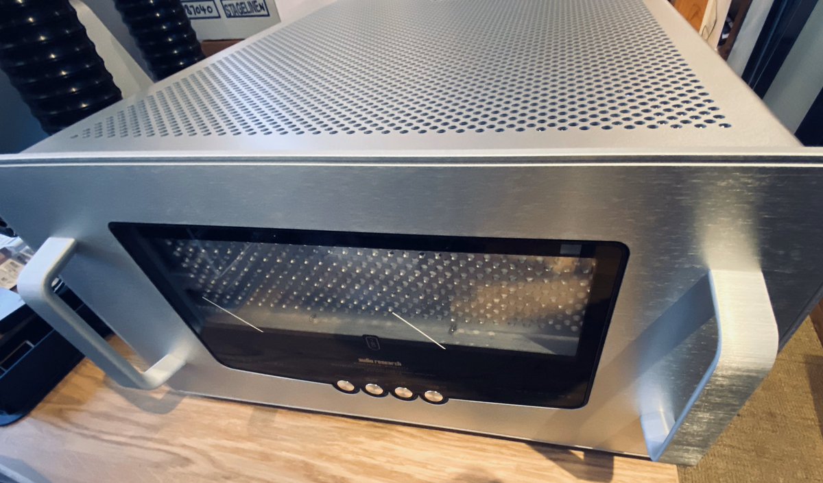 Midlandaudiox's tweet photo. @audioresearch #reference160s #poweramplifier now on demo at @midlandaudiox sole midlands agents for reference products #valveamplifiers #esoterica #highendaudiostore #audiophile heaven @absolute_sounds #raynespark #belbroughton #worcestershire https://t.co/IVBJUdIA6r