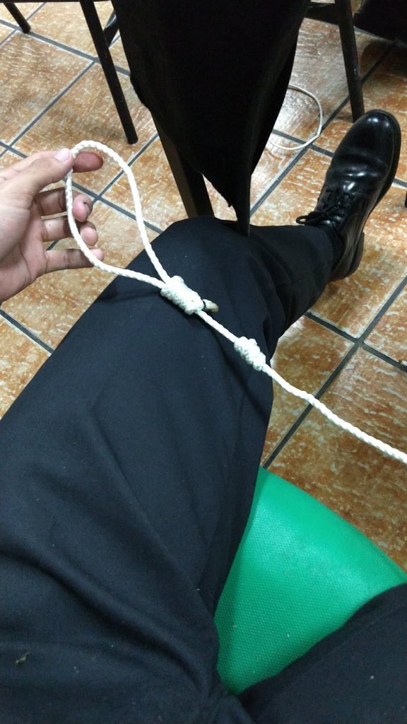 Qué pedo chinita ya me están enseñando a hacer nudos ¿Los estrenas?
