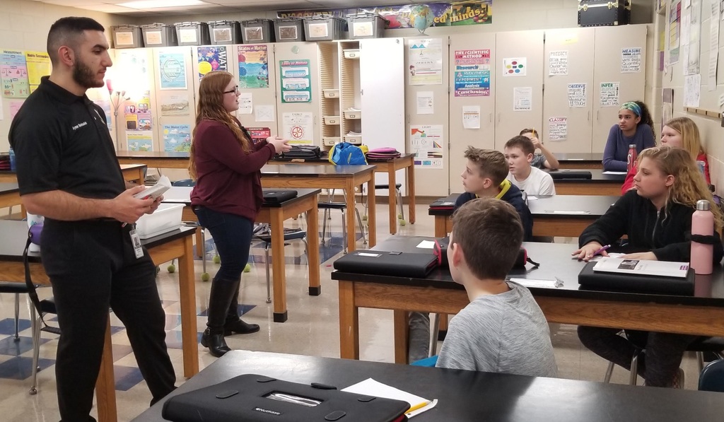 SCSEagles1's tweet image. WMU&apos;s Stryker School of Medicine visited today to work with our 7th graders learning about the brain.  The learned about memorization &amp;amp; recall, how taste and vision work together, and were able to view the lobes of an actual sheep brain.