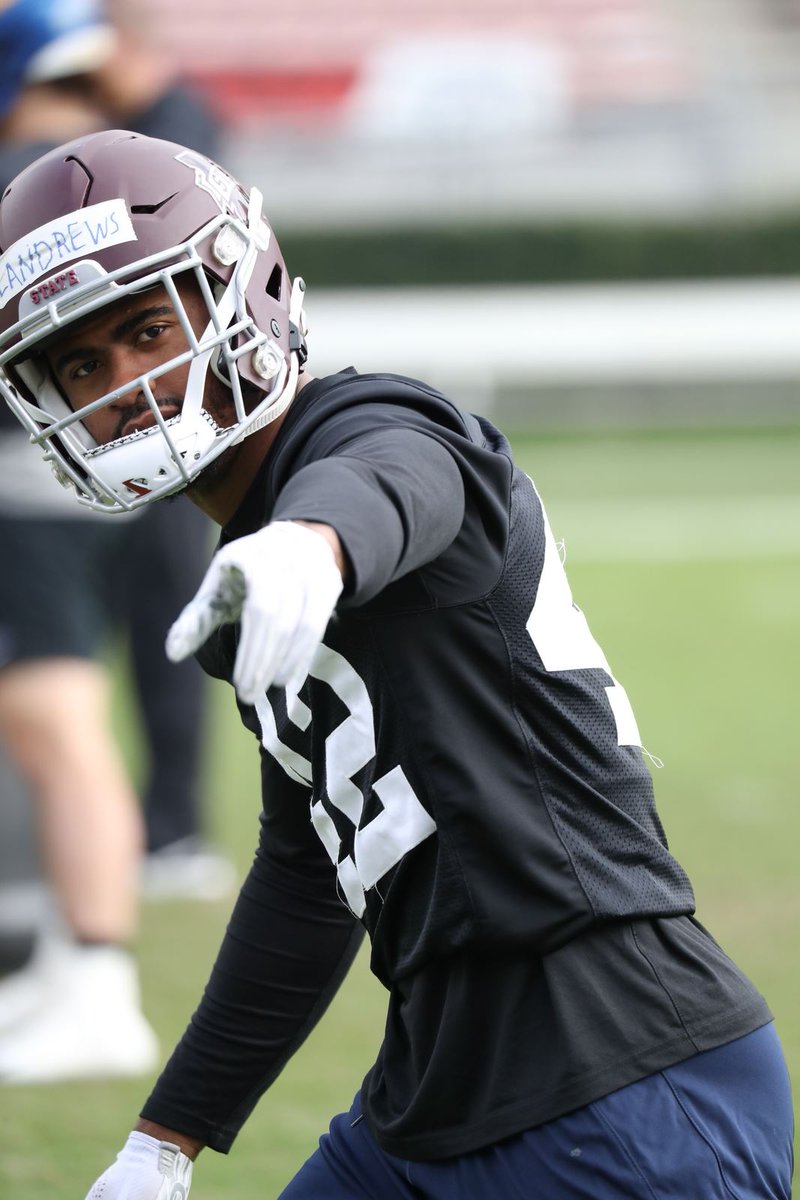 jaquarius987's tweet photo. Ready for this. #NFLPABowl #HailState https://t.co/wIYOdCAWZ1