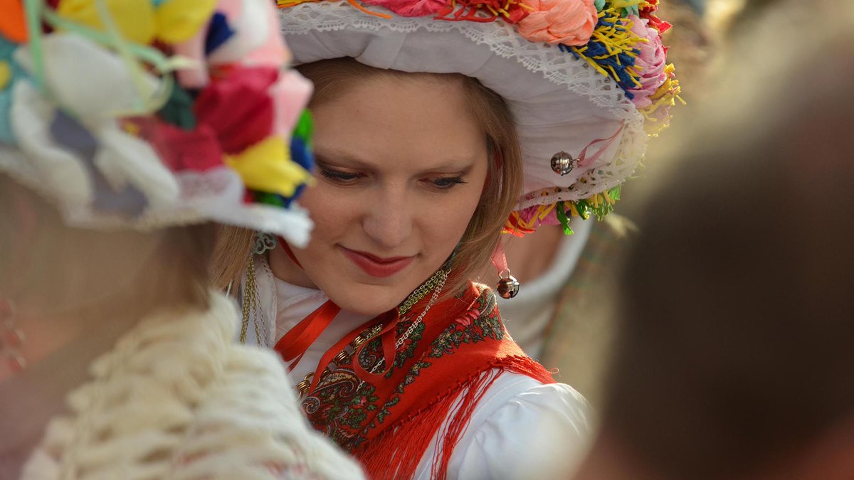 GemonaTurismo's tweet photo. Dal blog @FVGlive  scopriamo il racconto "Ballar "la Resiana" per il Carnevale" della social ambassador Virna Di Lenardo https://t.co/3QXCaePz2M
#FVGLive #FVGLiveexperience #FVGambassador #FVGstories https://t.co/FE304YKmLy