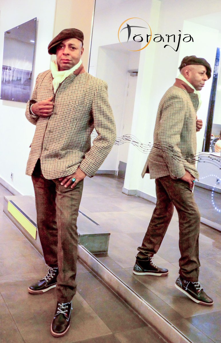 leeejohn's tweet photo. .@leeejohn with @Toranjashoes photos by Karyn from #KDCPhotography #LeeeJohn #Imagination #Style #Fashion #Torajashoes https://t.co/rKUazvEDVn