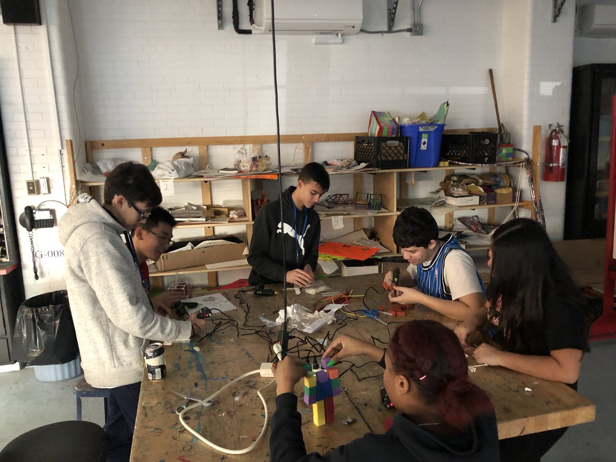 timeforbetty's tweet image. Pre AP class Builds with found objects @WeehawkenTSD @EricCrespoEDU @RobFerullo4 @WeehawkenVP @FAmato53 #WeeBuild