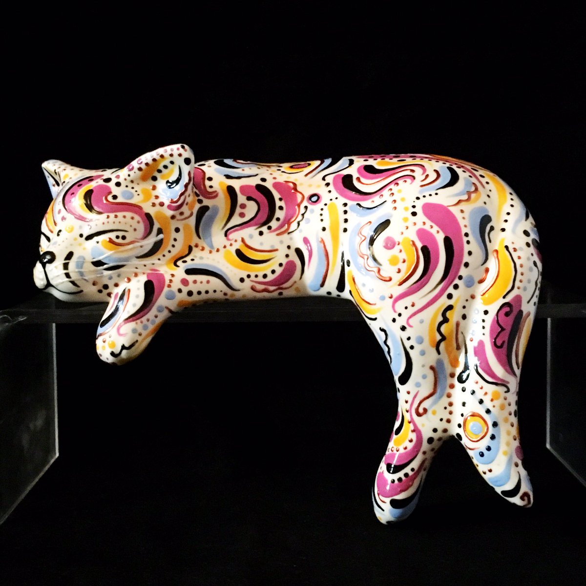 @RReviews_blog Here’s my lovely shelf hanging cat. I absolutely love colour and animals and my work definitely reflects this. You can find this piece on Etsy priced at £16.99 with free U.K. shipping. Take a look 👀 etsy.me/2RpWZK9