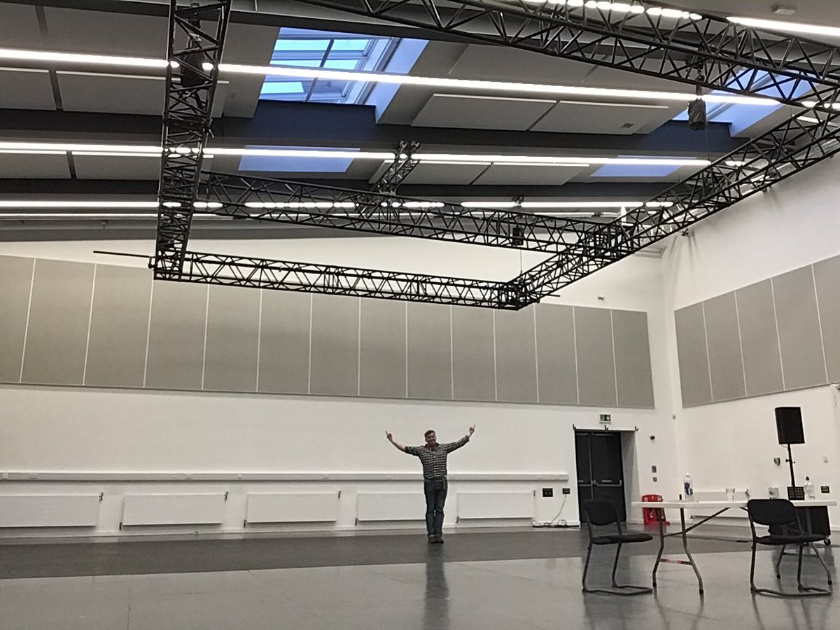 thatjoedouglas's tweet photo. In Glasgow auditioning fiddlers for #Cheviot today. Some brilliant musicians.
Weβre in The Big Room @NTSonline.
Itβs BIG. But then, soβs @GlasgowPavilion.
#fiddlin https://t.co/SMHaMlc0PE