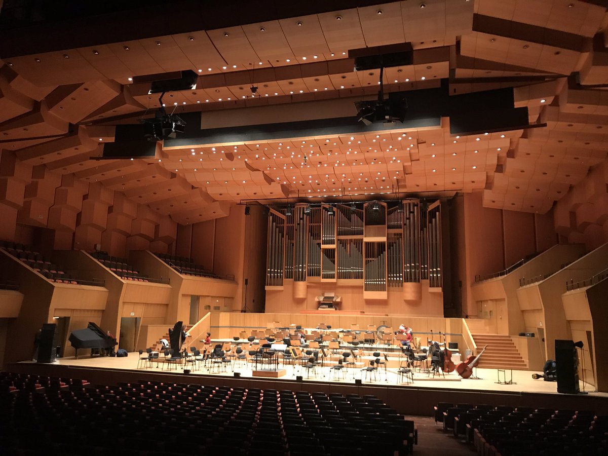 colettitrumpet's tweet photo. Last week, Mahler 3, tonight, a live recording/performance of music by Jani Christou in his home country, #Greece with the Athens State Orchestra at #megaron #athensstateorchestra @ Μέγαρο Μουσικής Αθηνών / Megaron - The Athens Concert Hall https://t.co/rzmF6EHaa7