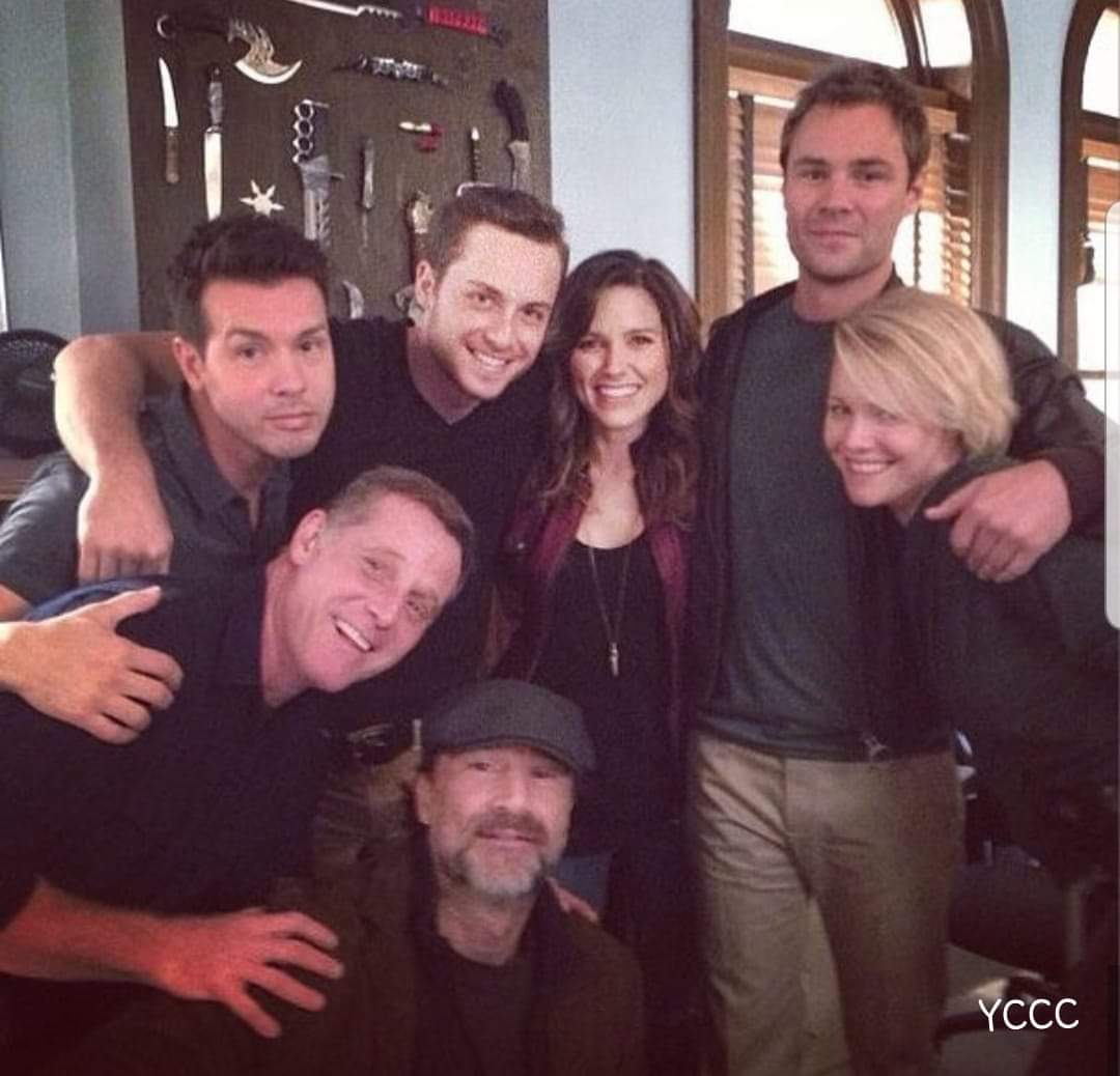 jmoducklings_96's tweet photo. This is a massive throwback 😍

#ChicagoPD #onechicago #chihards 

@JonSeda @SophiaBush @jesseleesoffer @NBCChicagoPD https://t.co/ueznMTMtSC