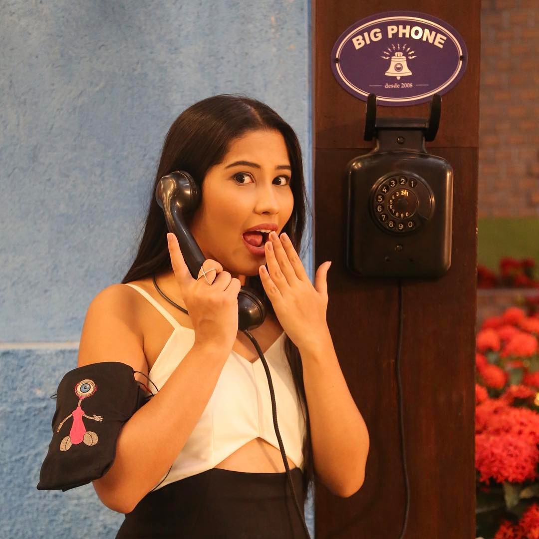 _pamelaasantos_'s tweet photo. O que será que falaram pra Thay nesse big telefonema?  #ThayNoBBBXP https://t.co/SXu7t3b3vd