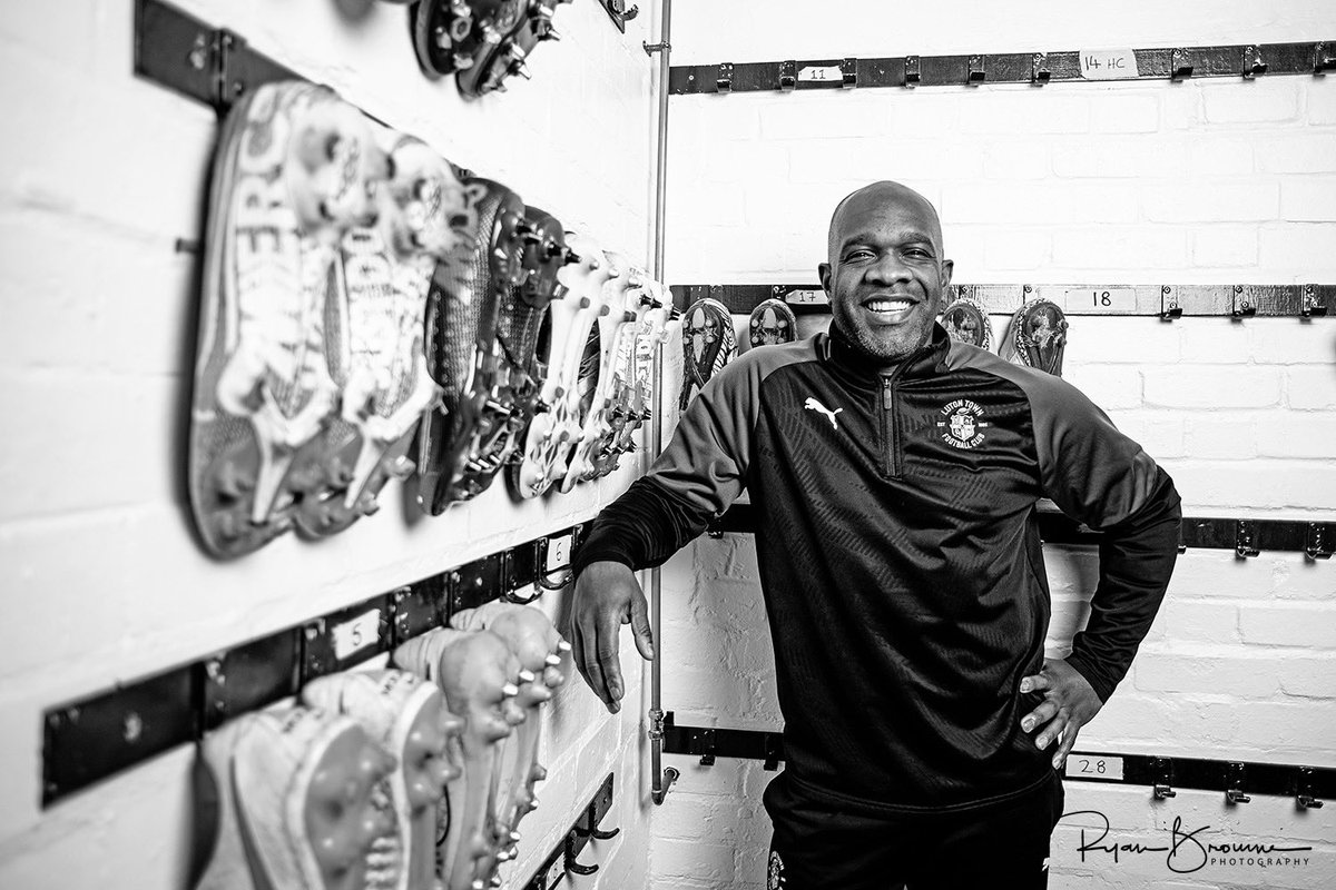 RyanBPhoto's tweet photo. A few quick portraits taken of @forbesy7 head of coaching @LutonTown for the @FA Bootroom magazine. Shot for @wonderhatchUK #wonderhatch #portraits #portraitphotography #featurephotography @Profoto @UKNikon #Nikon #profoto https://t.co/uezM0HFFoz