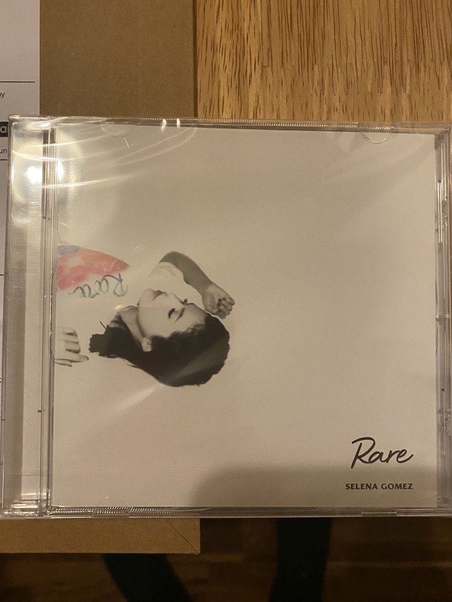 arisweetencr's tweet photo. @selenagomez I ordered a SIGNED CD of your website and they sent me this instead. I’m so gutted, I’m gonna miss out on getting one because they had a mix up. Please help @selenagomez 😭 https://t.co/13qDO7OzIN