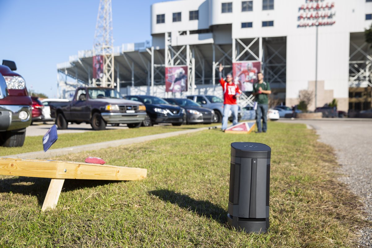goSoundcast's tweet photo. The #VG5 makes the perfect companion for any #tailgate or #outdoor occasion. You can #ListenOutLoud with the #360Sound on our featured #bluetooth speaker of the #season. https://t.co/p9yH6UrMvI