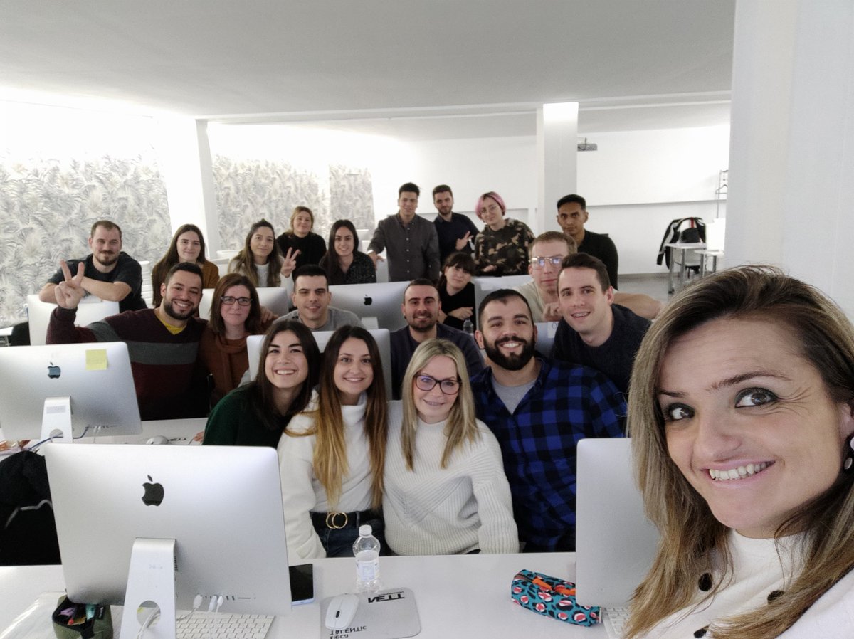 BeatrizCasalod's tweet photo. Después de 3 horas de contenidos de #SocialMedia, ¡Aún sonríen! Mis alumnos del #MasterMPD en @nettformacion 🤣🤣🤣 #CommunityManagerZaragoza https://t.co/GYs3fEzthg