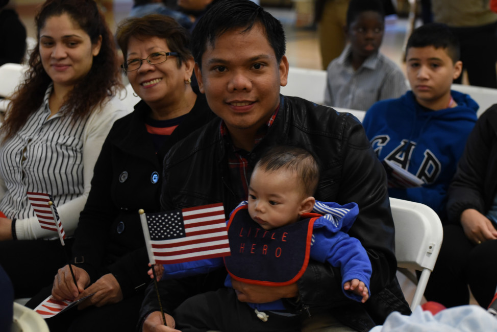 Trump's racist immigration policies have succeeded in a dramatic drop in the number of immigrants from Asia and Mexico since he's taken office. @AAAJ_AAJC @SEARAC @SBLISN1 @IIBA1918 @NaFFAA_National @OCANational @SAALTweets  dioknoed.blogspot.com/2020/01/immigr…