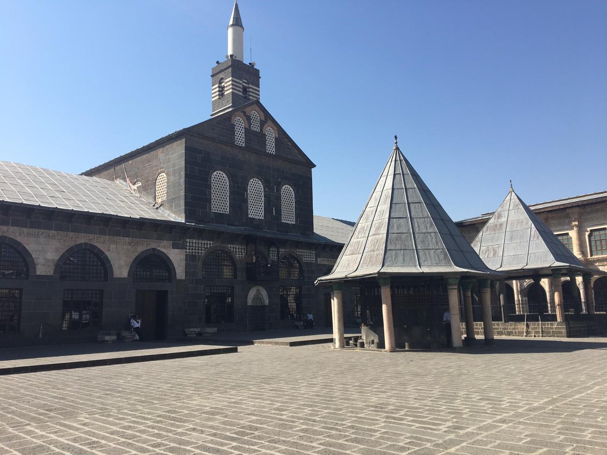What I was able to see included Ulu Camii. Later I didn't take a pic but a particularly poignant moment was visiting the 4-legged minaret in the old city by which Kurdish human rights lawyer Tahir Elci was shot dead. He was calling for an end to fighting.  https://www.middleeasteye.net/news/new-open-source-investigation-sheds-light-killing-human-rights-lawyer-turkey