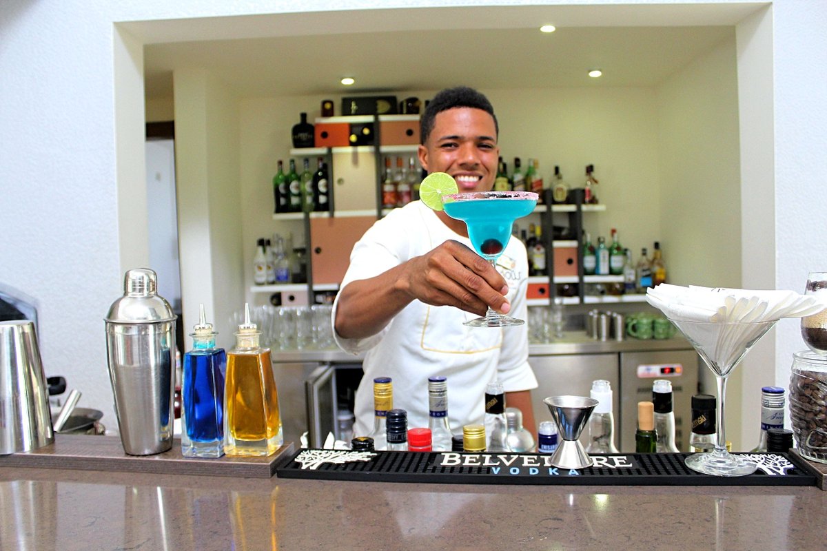 #TriviaTime! This is one of our #FanFavorites! Can you guess the name? A) Blue Lagoon b) Kamikaze C) Hawaiian heaven. Let us know your answer! 🍹