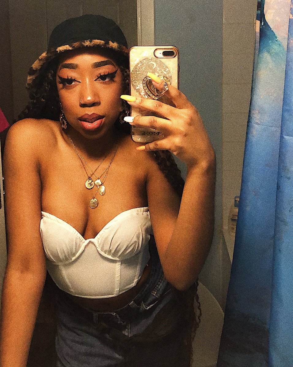 cursivewhore's tweet image. Girl, I brought it, nailed it, lent it to my friend's kid sister, and I brought it back while you were still figuring out the beat.