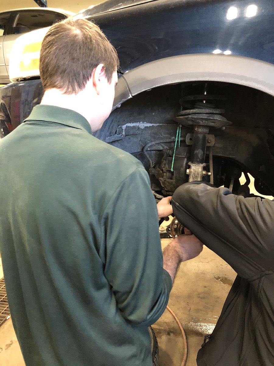 mrfitzelljr's tweet photo. Grade 11’s changing a front wheel bearing #brakesnotbreaks https://t.co/4WSsyJ3iDD