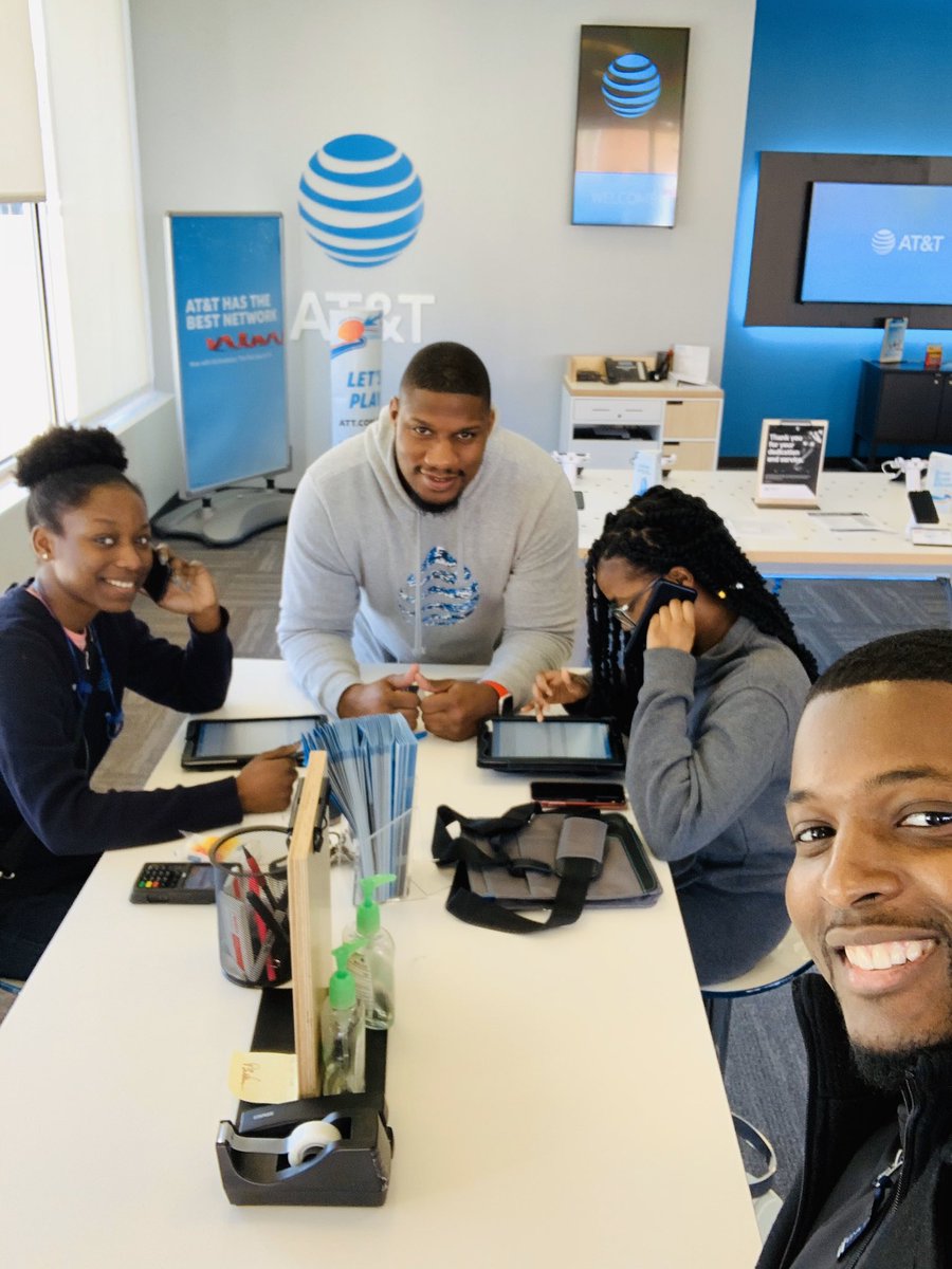 JPetionville's tweet photo. Reporting live from W Chelten! Getting those up calls in order to grow the business! Sky is the limit! @Trisha__Torres @WilliamGStovall @NextupAb #unstOHPAble #trendbender https://t.co/pR56X8cVKk