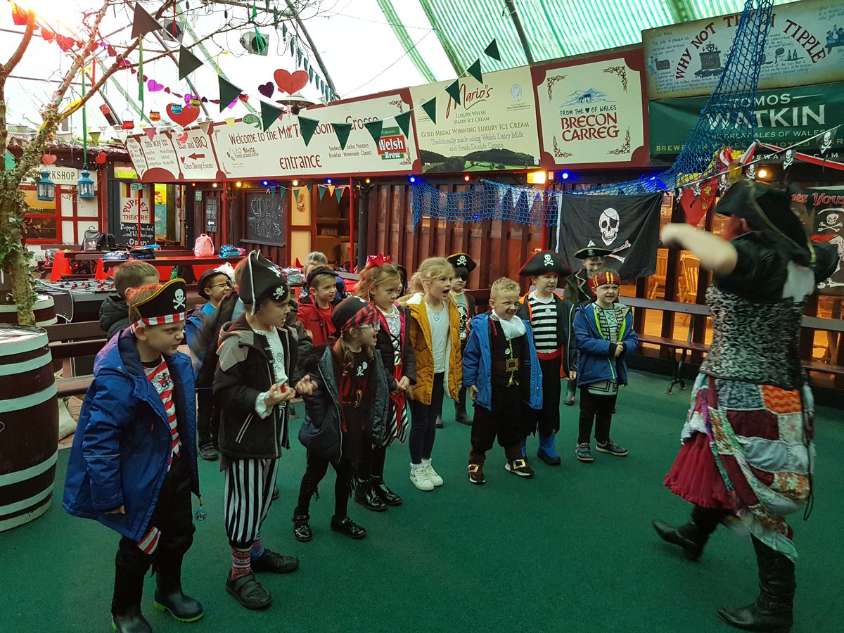 PentrerGraig's tweet photo. #pirates @GowerHeritage #pgpspaceships #pgphum #pgpoutdoorlearning https://t.co/SUqiiSB506