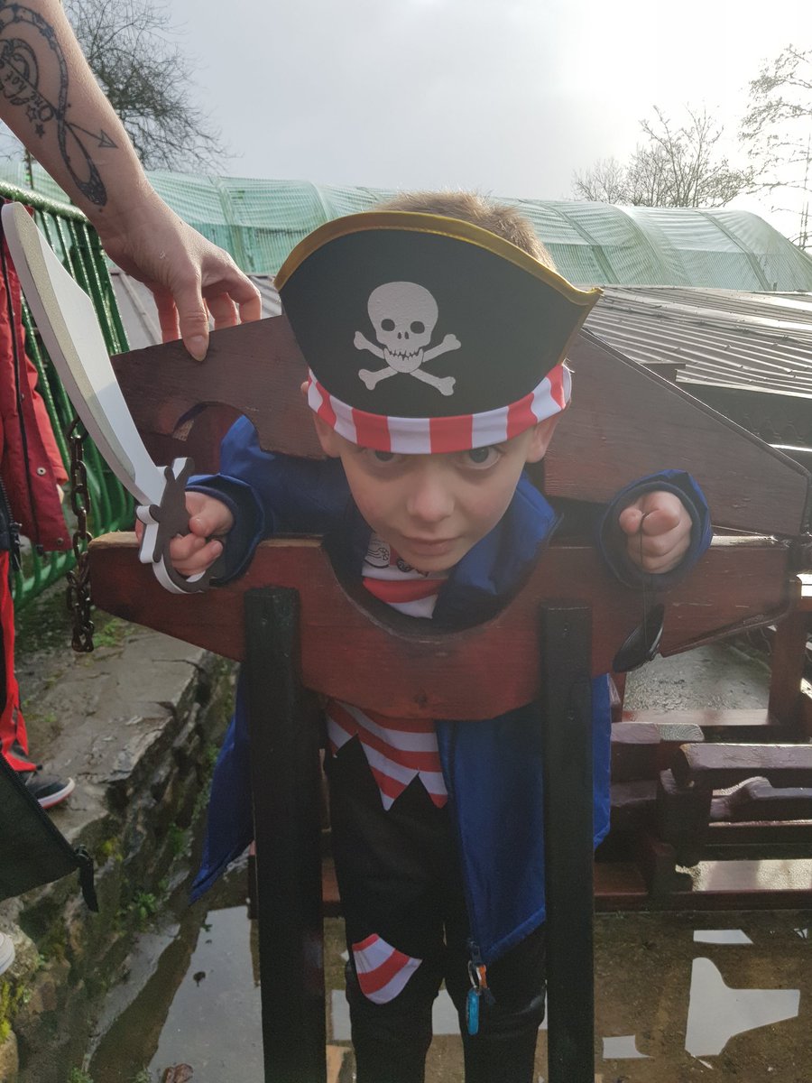 PentrerGraig's tweet photo. #pirates @GowerHeritage #pgpspaceships #pgphum #pgpoutdoorlearning https://t.co/JK5K2Eqe2C