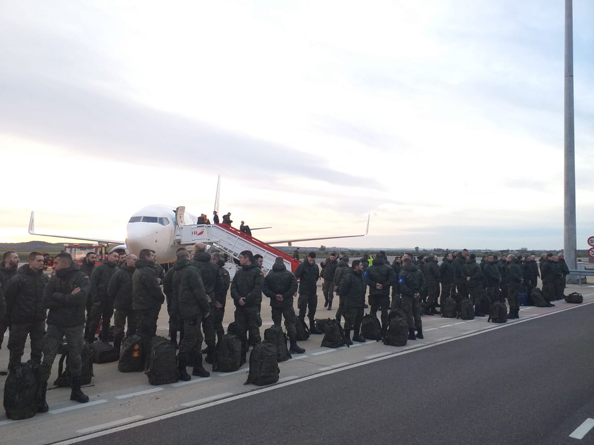 FUTER_ET's tweet photo. Ya se encuentran en #Badajoz los últimos componentes en regresar de #BrigadaExtremadura desplegados en Letonia en la misión #eFPV ¡Bienvenidos a casa! @DGobExtremadura @aytodebadajoz @EjercitoTierra https://t.co/Usd997b1Fj