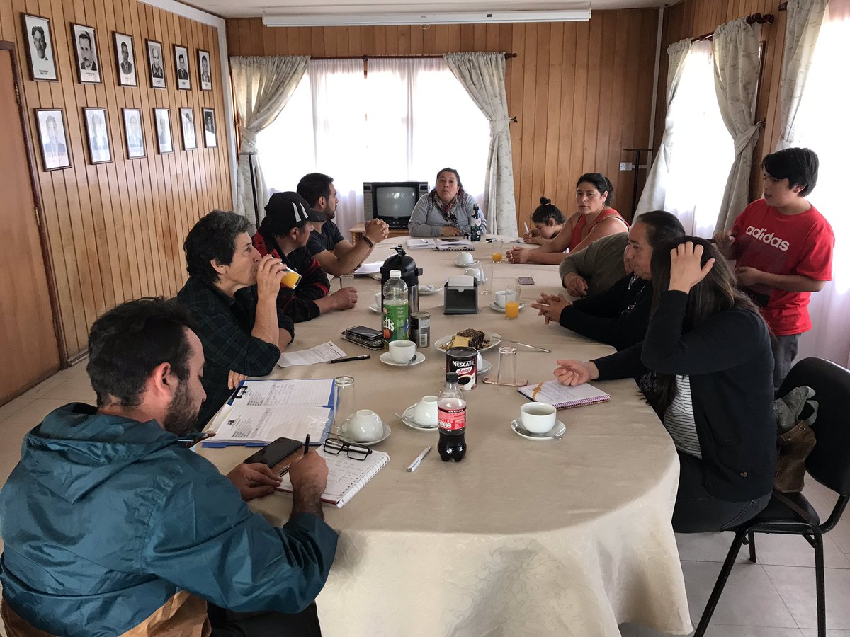 INIA_Chiloe's tweet photo. Tuvimos provechoso encuentro con agrupaciones d productor@s d #papasnativas #chilotas en la comuna d #Puqueldon, para conformar grupo trabajo en torno a semilleros certificados, bajo el convenio @IndapLosLagos e @inia_remehue. @iniachile @INDAP_Chile @MinagriLosLagos @MinagriCL https://t.co/cIrU43rS2z