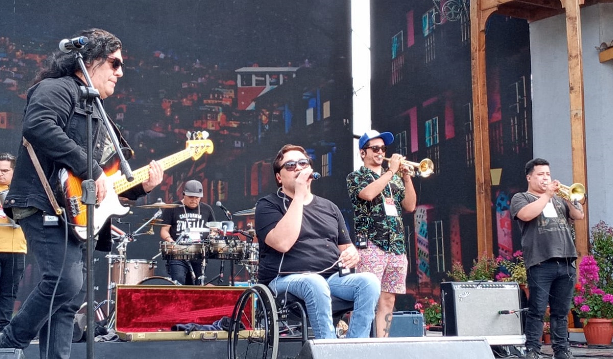 Esta noche  Garras de Amor Oficial trae el ritmo tropical y sus inolvidables éxitos al #FestivalDelHuasoDeOlmue 
Mira como fue la prueba de sonido en este #video 
⬇️
bit.ly/2RvaGrh
