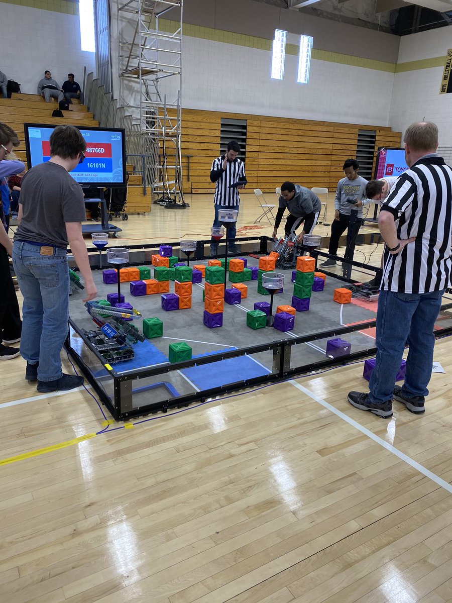 KOHS_Linnert's tweet photo. What a great day for the @VEXRobotics Competition at KOHS! Mr. Oestreich organized a wonderful competition for 38 teams from 15 different school districts. 🤖 https://t.co/zvMmkdJoK1