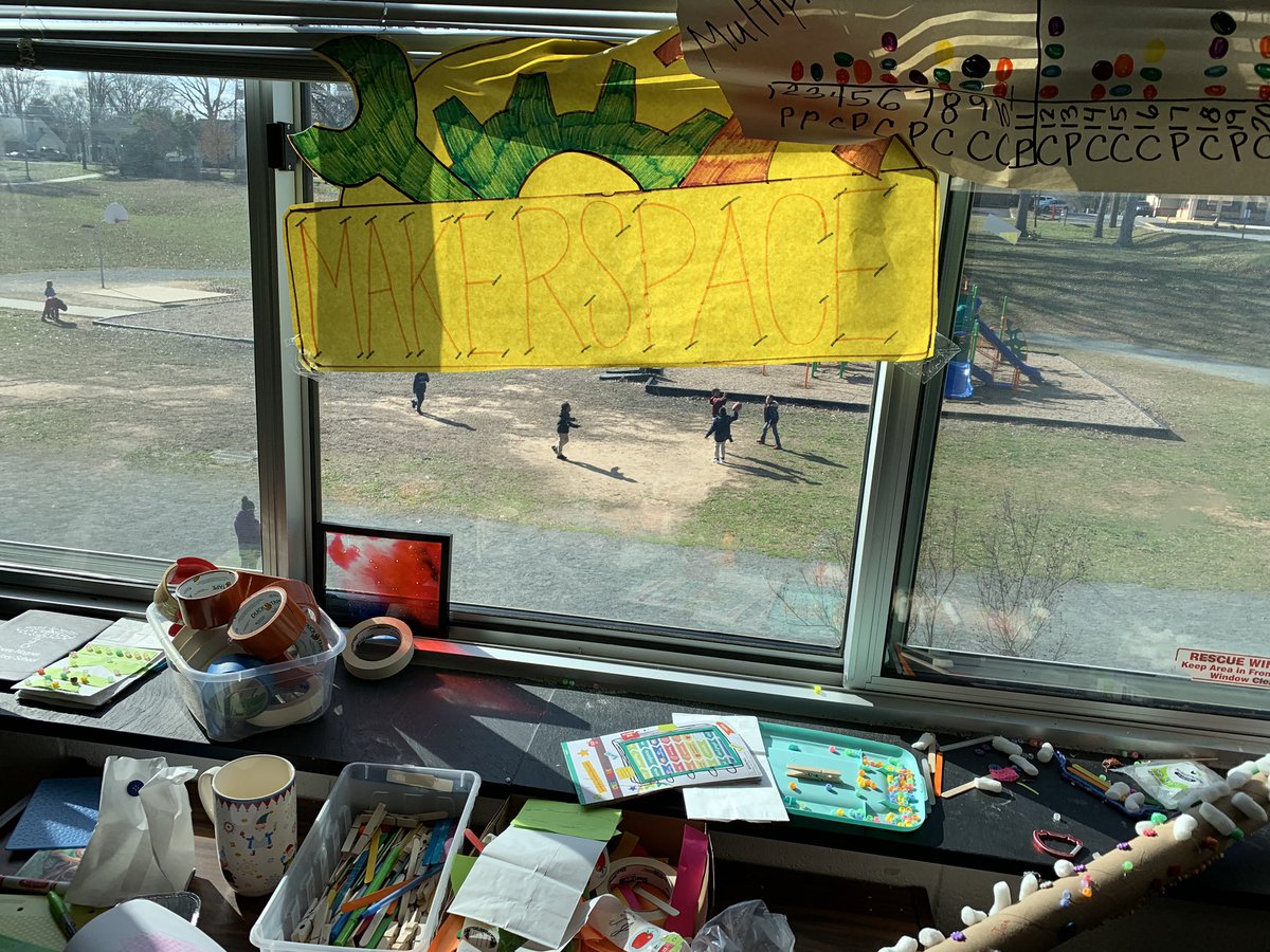 KathrynM101's tweet photo. Check out the #Makerspace in @fandemama ‘s 4th Grade Classroom! @yaleab27 @LFlemingEDU @MooreMagnetES #MooreTogether #MooreMaker https://t.co/PAI5kwrwIr