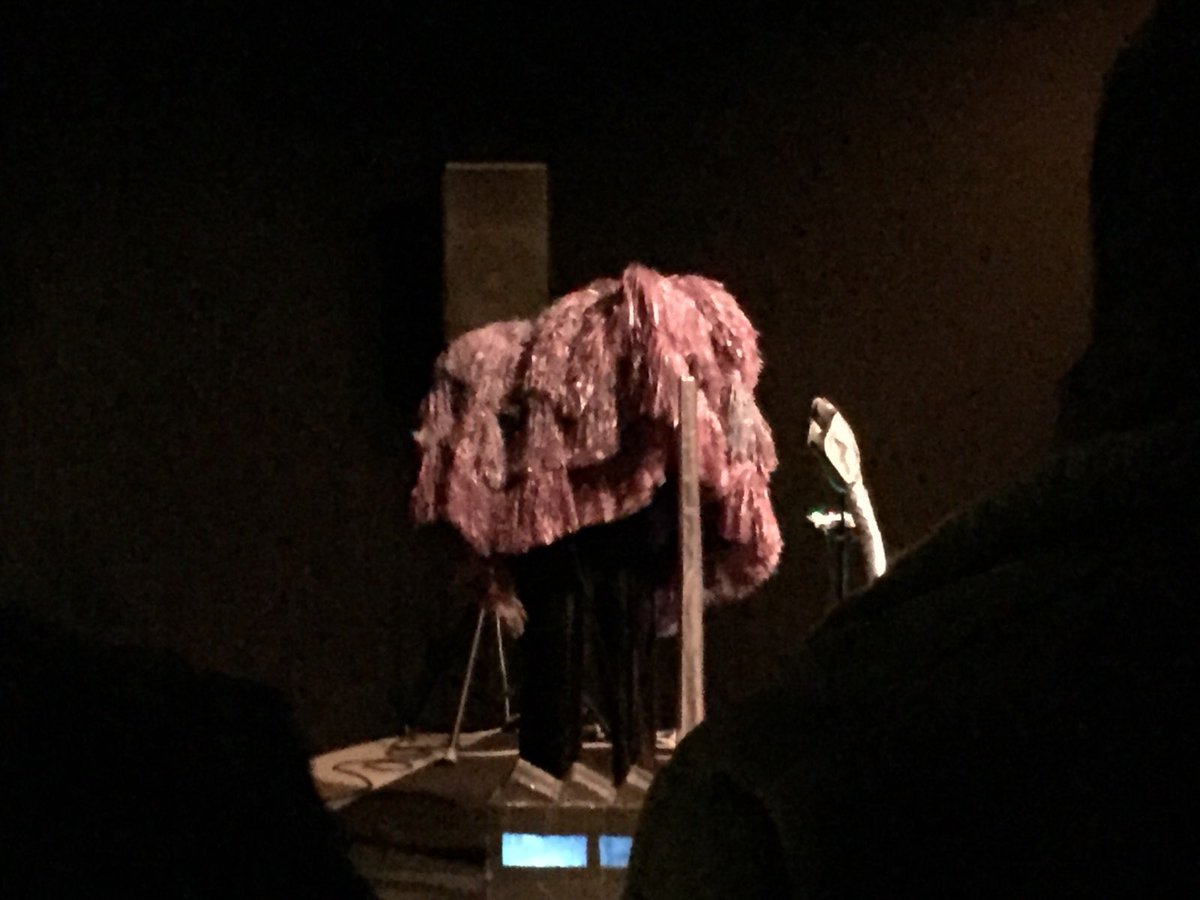 Retrouvez le collectif Pendulum dimanche 18 décembre à 16h, invités par Fanny Pratt pour accompagner l'installation Flyover
<a href="/TraverseesP/">Traversées_Poitiers</a>
À l'<a href="/EESI_ESA/">ÉESI</a> site de Poitiers
eesi.eu