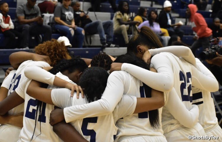 _shotsbytev's tweet photo. Region Rivals Game Daaay 🏀🖤🤟🏽
-
📍:Luella HS @ McDonough HS 
⏰: 6pm
- 
@latoyab2121 #ShotsByTev https://t.co/V4GvHhjieI