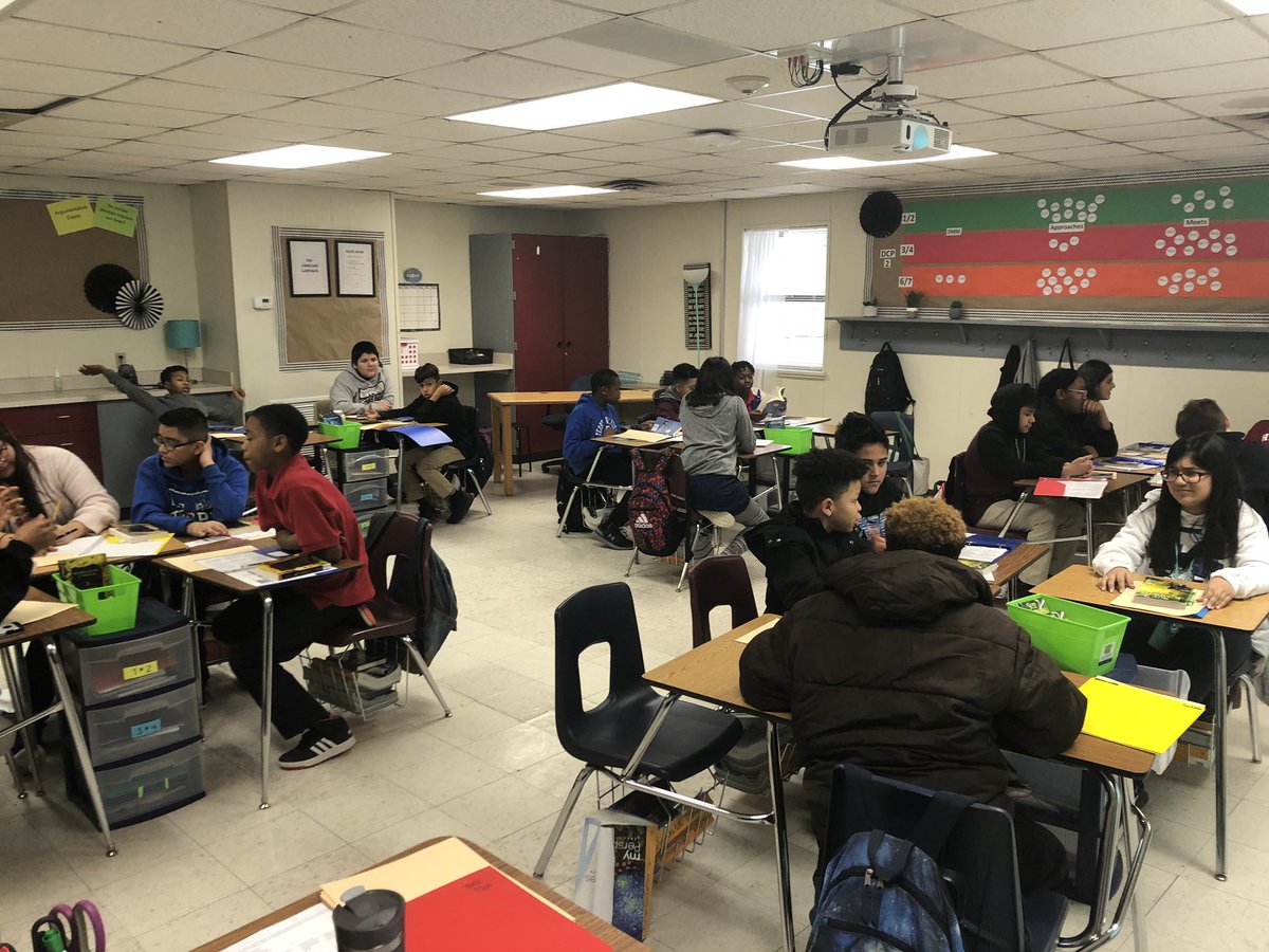 siglerteach's tweet photo. My kiddos began their first round of book clubs today and did a phenomenal job! So interested in their books and each other’s opinions as well. Love it!! https://t.co/WgBYqzx0Lk