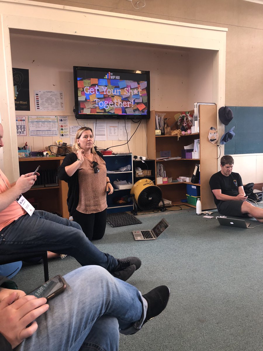 HuiWip's tweet photo. @duckydo sharing how to get your sh*t together!! 

Do you have it altogether?? I feel this workshop will be beneficial for everyone in some way or anything 🙌🏼🙌🏼 

#wiphui2020 #thewiphui #edchat #edchatnz #edtech #technology #education https://t.co/AMLQ99vjW5