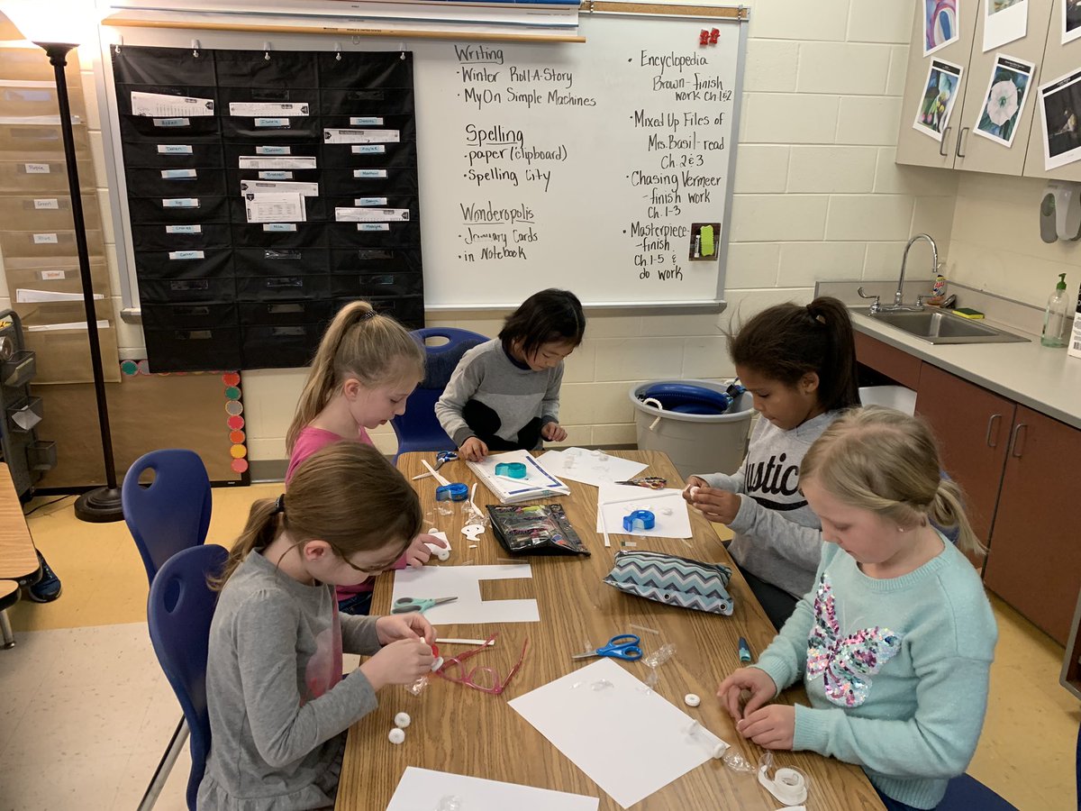 ap_guilliams's tweet photo. Future aerospace engineers at work making puff mobiles! @WPESPrincipal @HeavenlyHusick @dawnkingCCPS @ccps_gifted @ChristanMartin5 https://t.co/8YFBIUfuv5